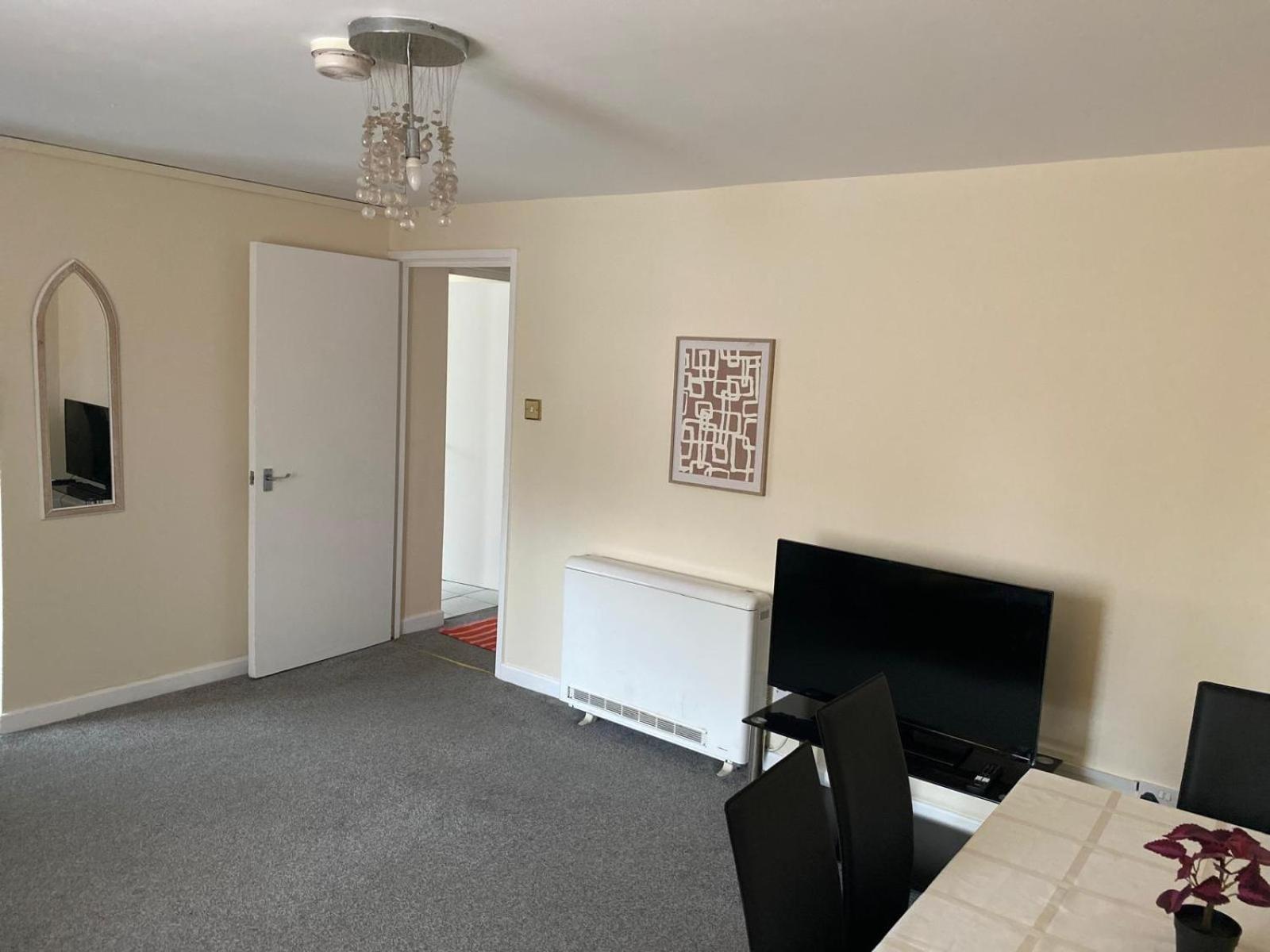 Cosy In Nuthall Nottingham *