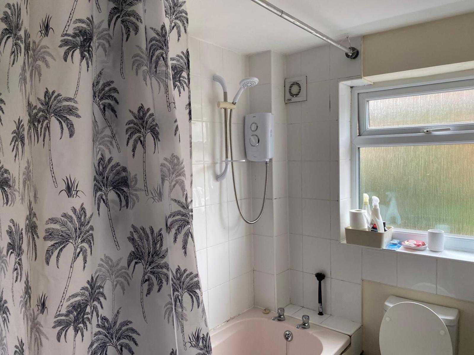 Cosy In Nuthall Nottingham *